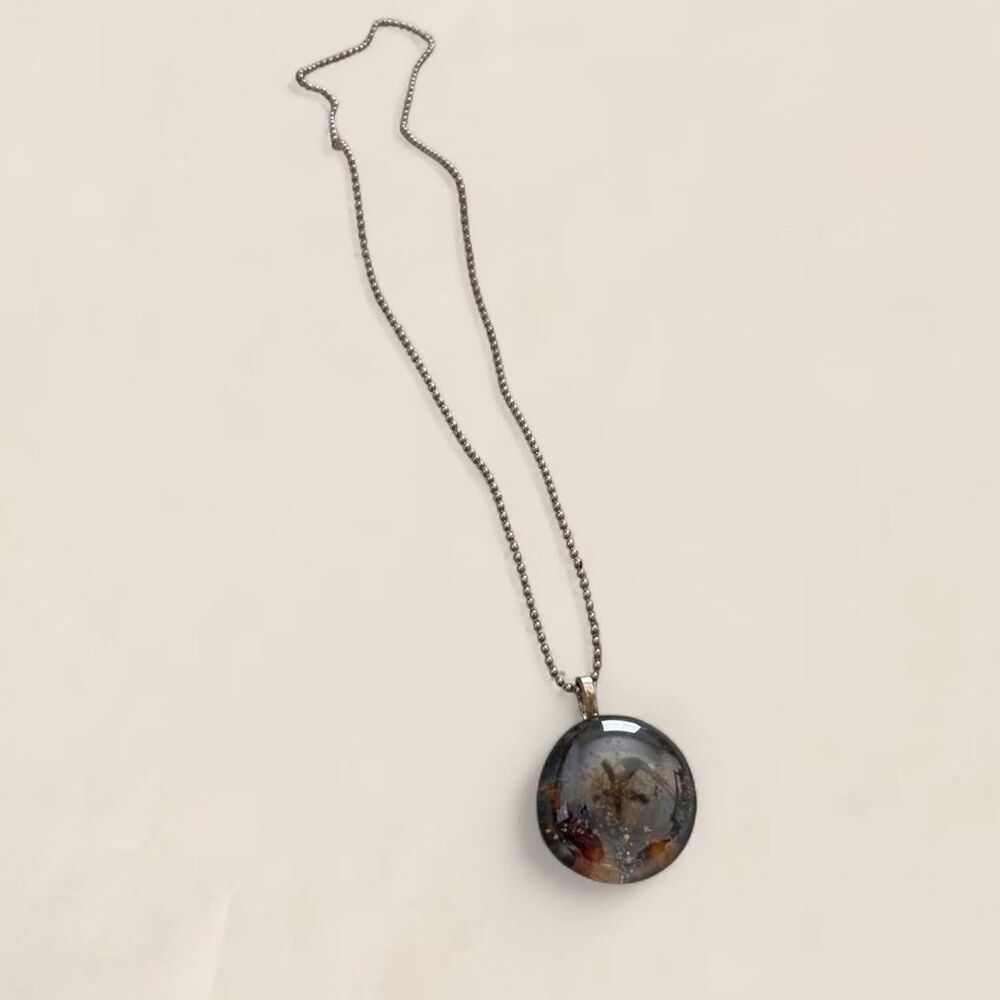 Vintage art glass Round Pendant Necklace Silver Tone Chain